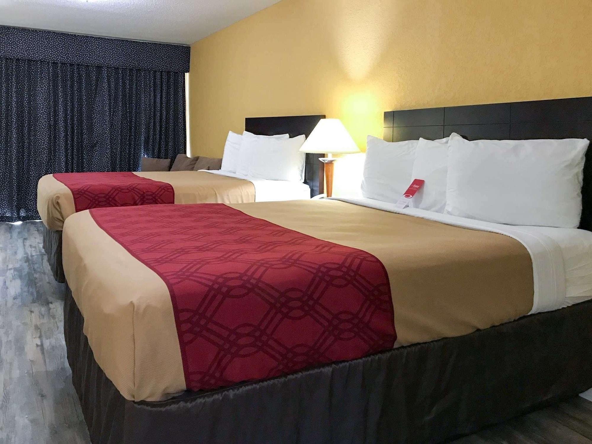 Hotel Econo & - Westbrook 3*
