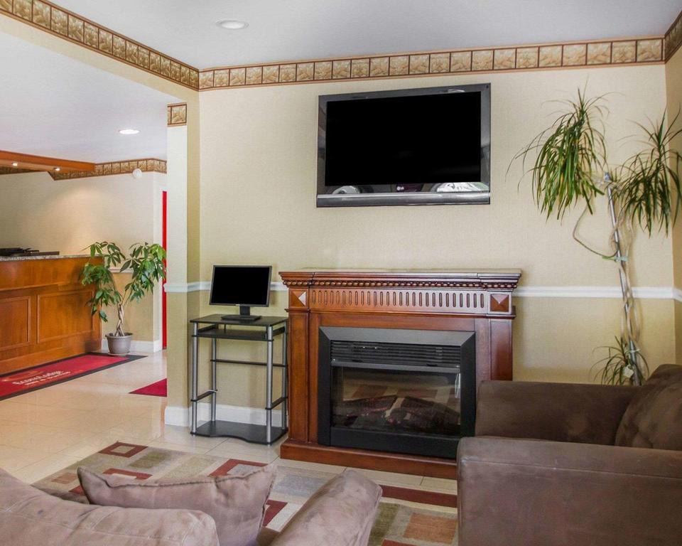 Econo Inn&suites 3*