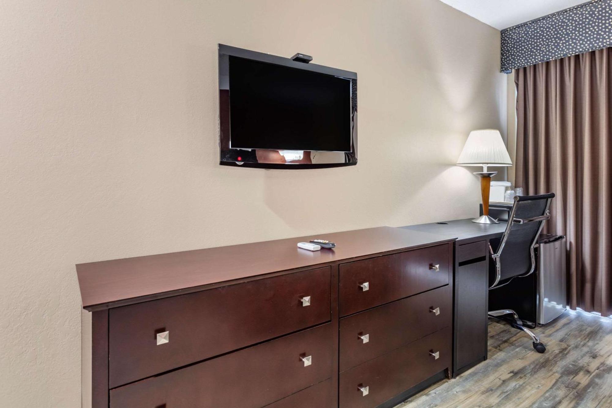 Econo Inn&suites