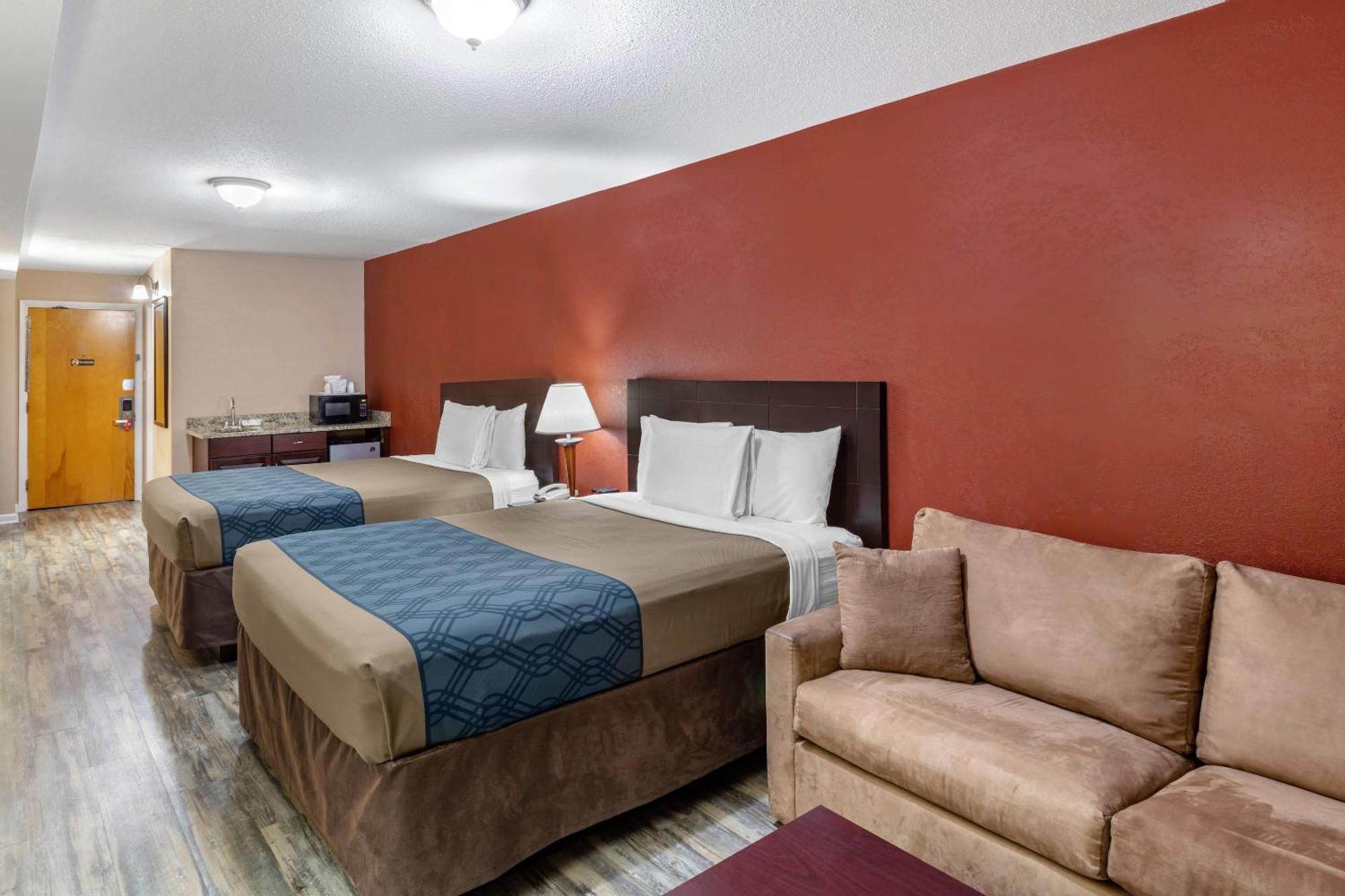 Hotel Econo Inn&suites 3*