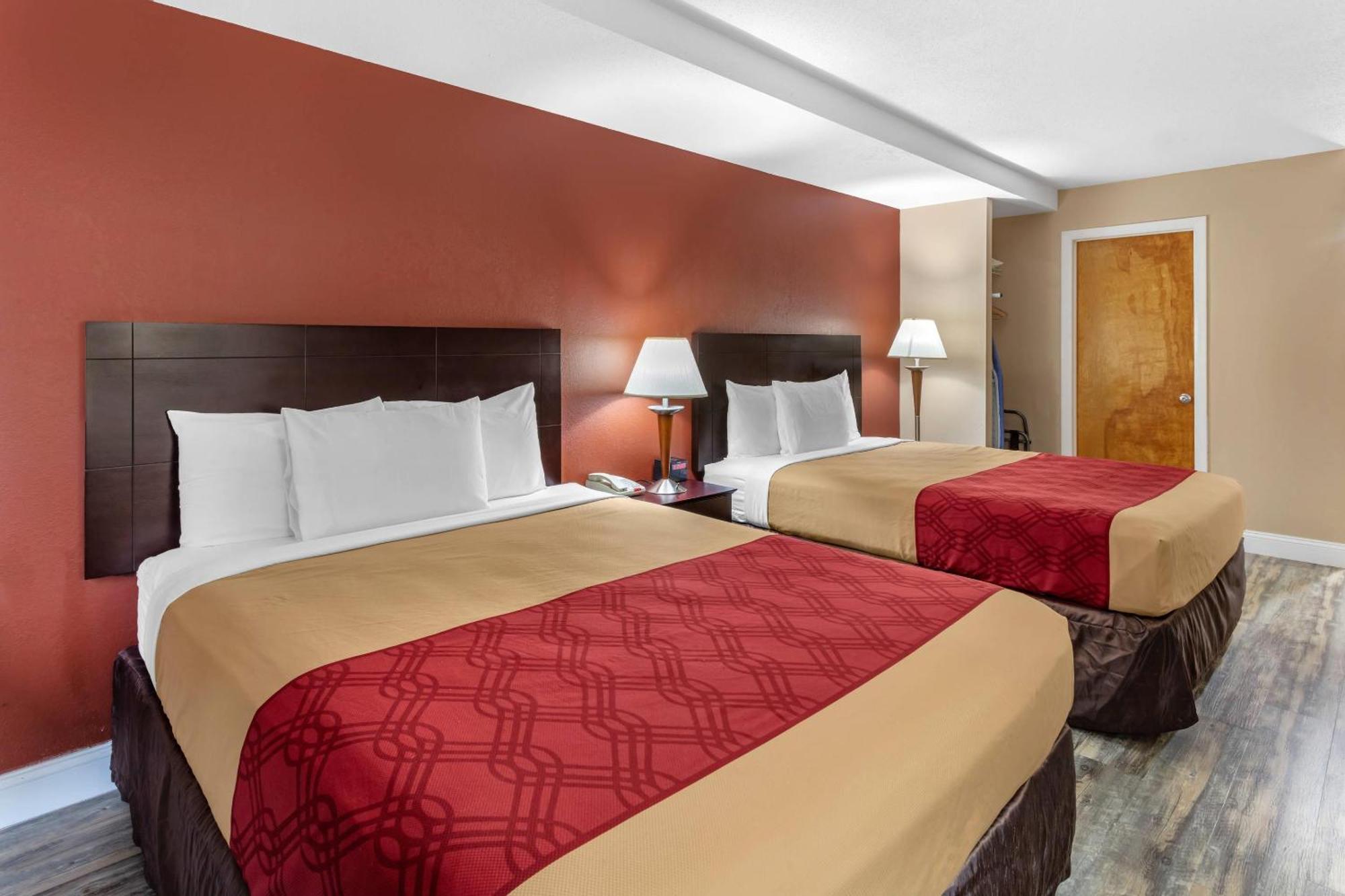 Econo Inn&suites 3*