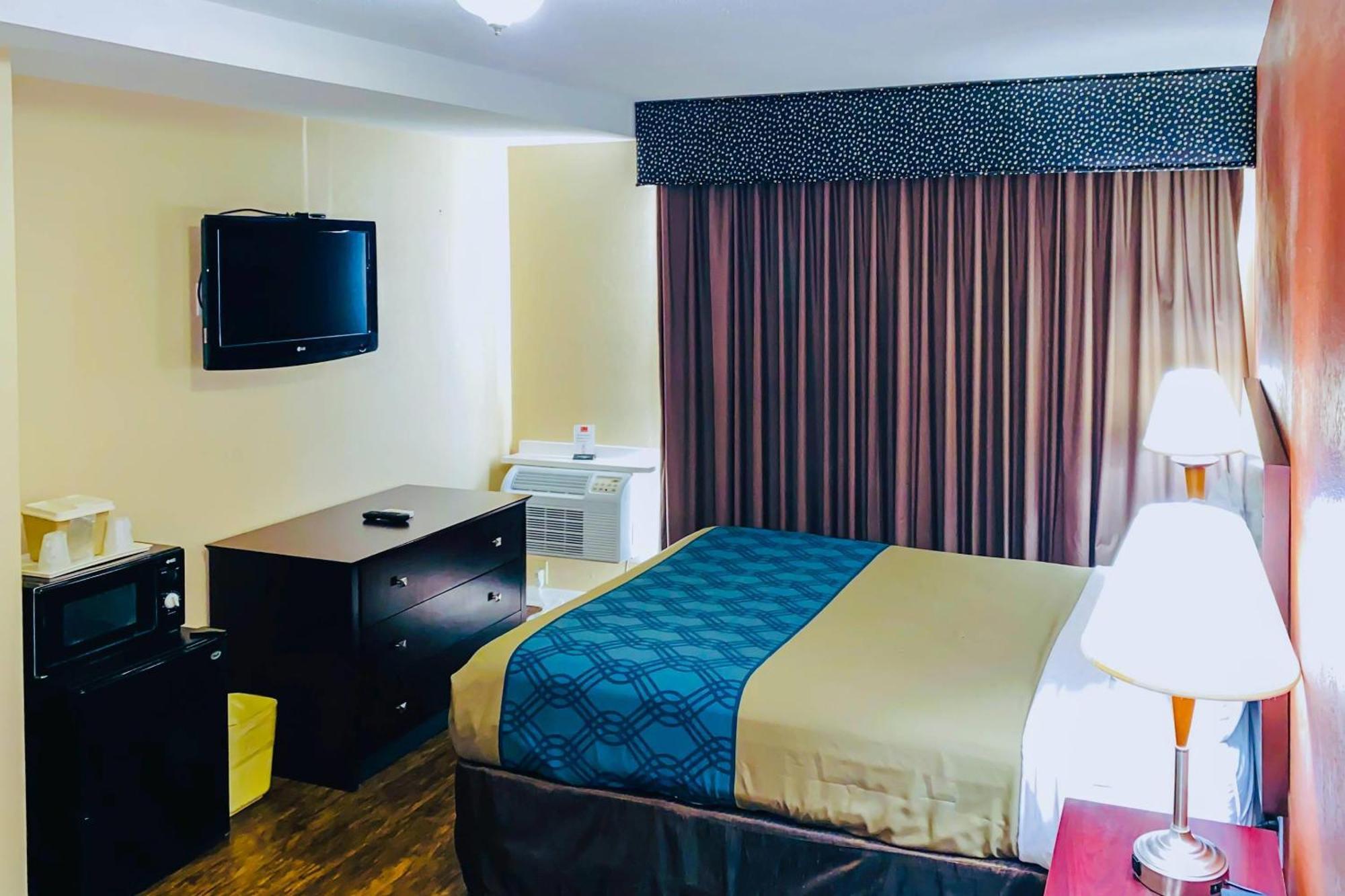 Econo Inn&suites Hotel