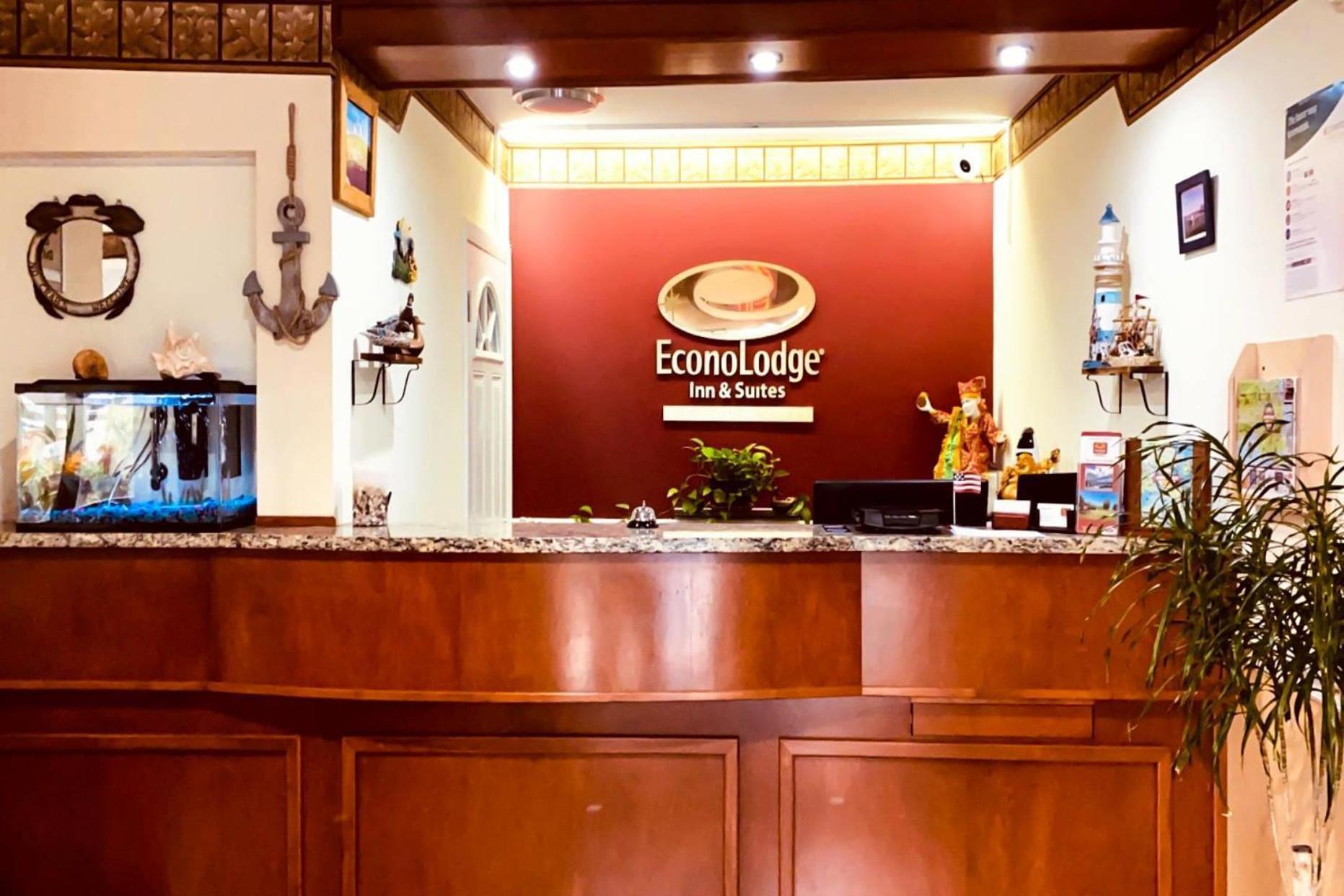 Econo Inn&suites Hotel 3*