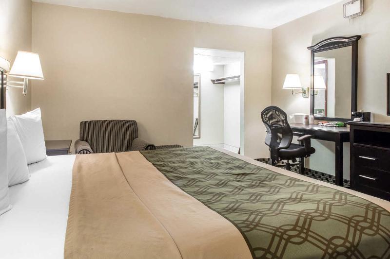 Hotel Econo & - Westbrook